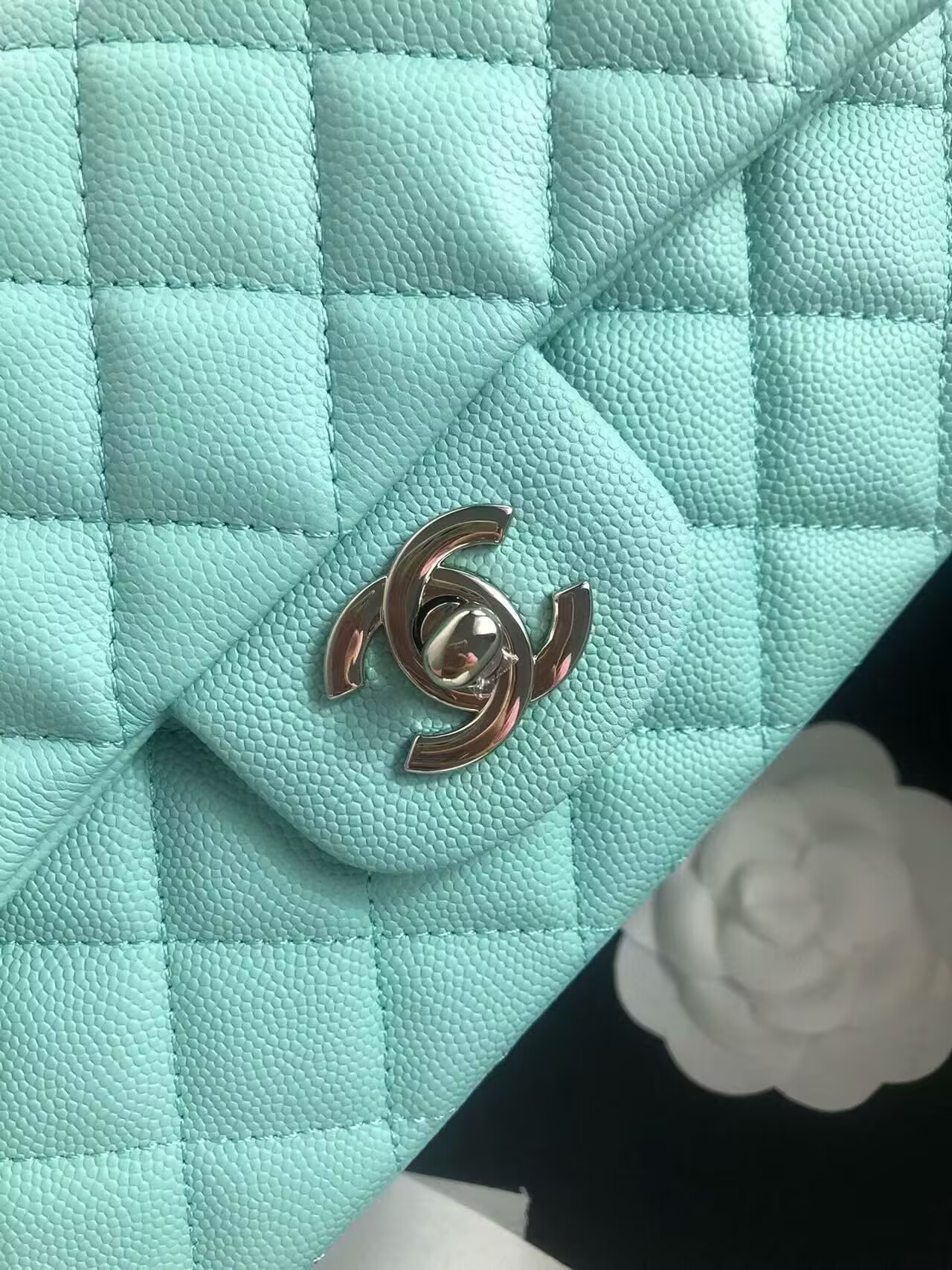 Chanel Flap Shoulder Bag Grained Calfskin Caviar Leather A01116 silver-Tone Metal sky blue Chanel Flap Shoulder Bag Grained Calfskin Caviar Leather A01116 silver-Tone Metal sky blue