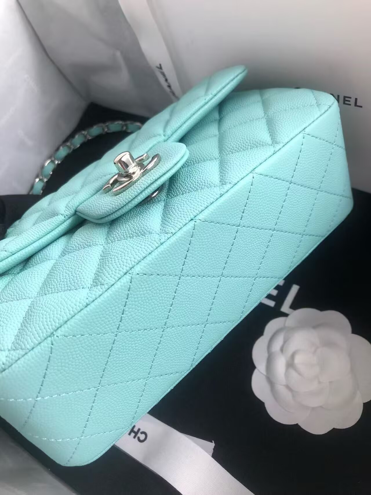 Chanel Flap Shoulder Bag Grained Calfskin Caviar Leather A01116 silver-Tone Metal sky blue Chanel Flap Shoulder Bag Grained Calfskin Caviar Leather A01116 silver-Tone Metal sky blue