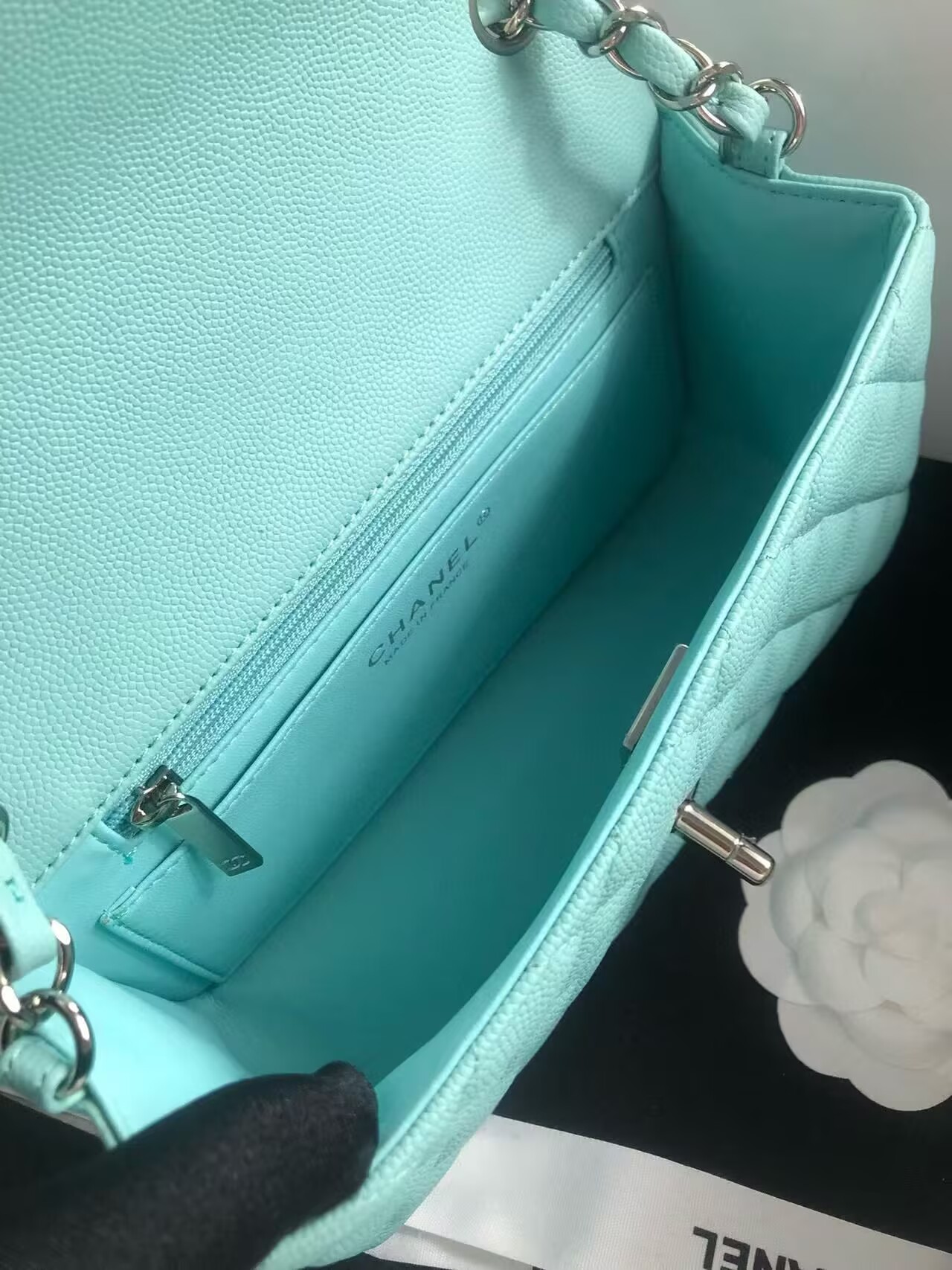 Chanel Flap Shoulder Bag Grained Calfskin Caviar Leather A01116 silver-Tone Metal sky blue Chanel Flap Shoulder Bag Grained Calfskin Caviar Leather A01116 silver-Tone Metal sky blue