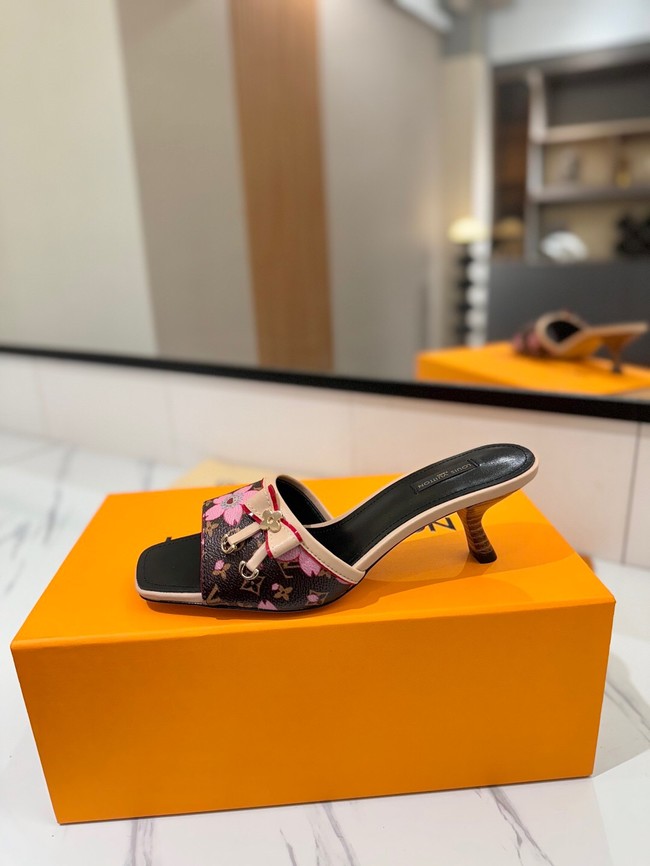 Louis Vuitton Slippers 45001-13