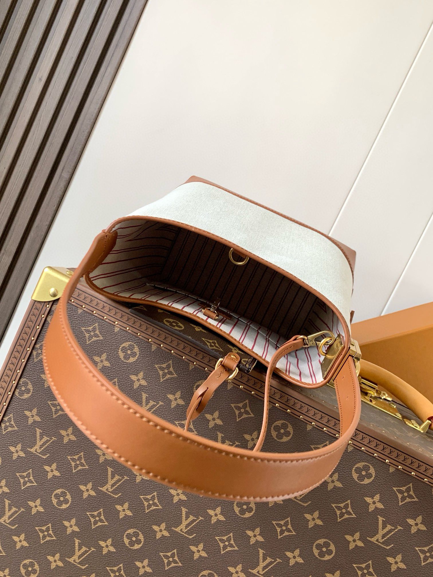 Louis Vuitton Low Key Hobo PM M25468 Brown Louis Vuitton Low Key Hobo PM M25468 Brown
