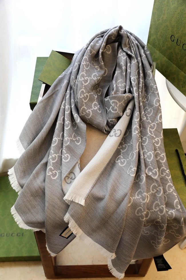 Gucci rinted GG cotton wool lame shawl 845243-2