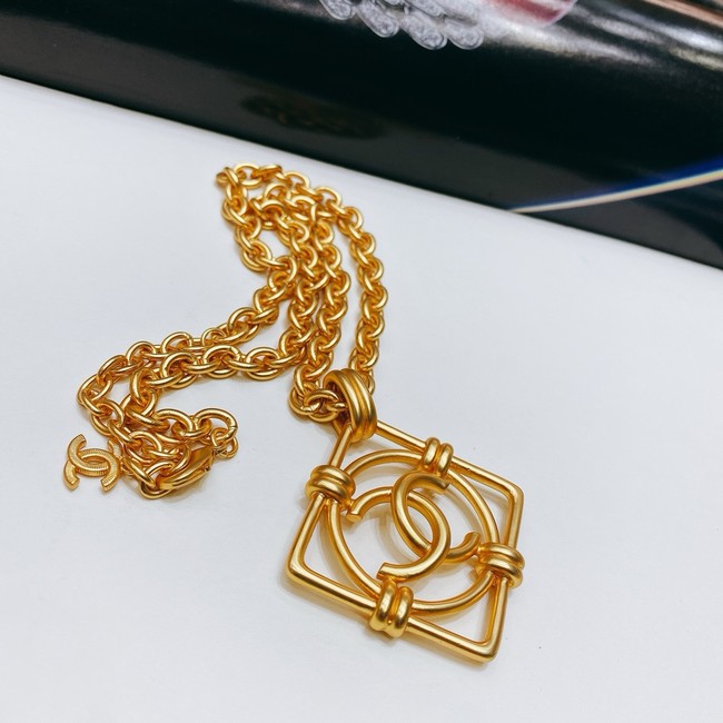 Chanel necklace CE81584