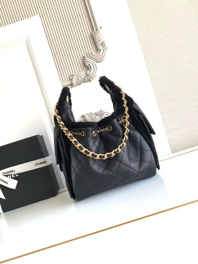CHANEL 25 SMALL HANDBAG Crumpled Shearling Sheepskin AS5293 black