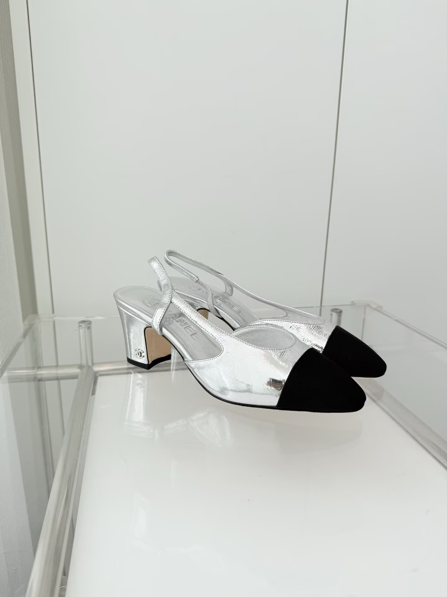 Chanel Sandals Calfskin Shoes 6.5CM Heels 63013 Silver Chanel Sandals Calfskin Shoes 6.5CM Heels 63013 Silver