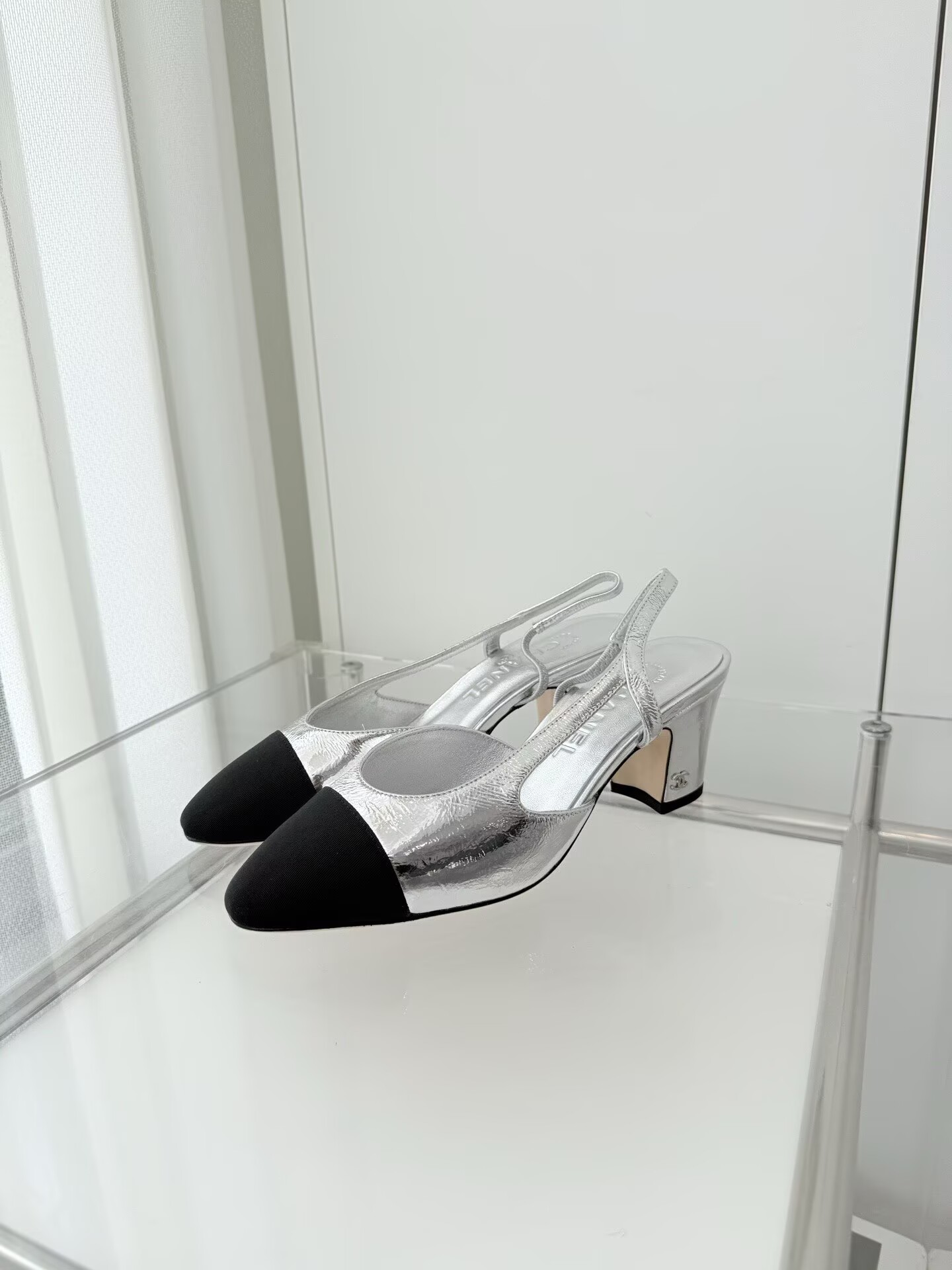Chanel Sandals Calfskin Shoes 6.5CM Heels 63013 Silver Chanel Sandals Calfskin Shoes 6.5CM Heels 63013 Silver
