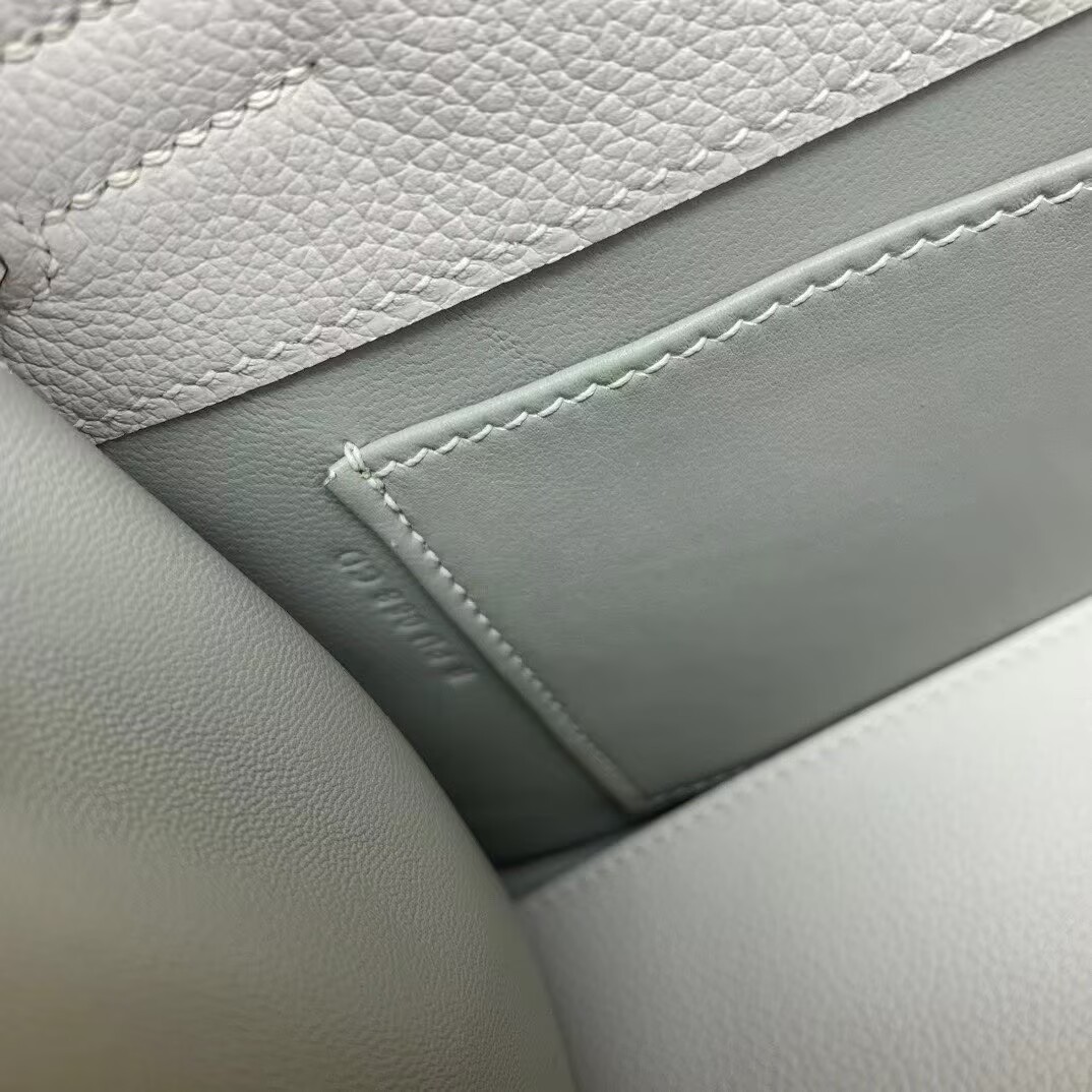 Hermes Kelly Danse Original Evercolor Leather 22CM KL22 Light Gold-Tone Hermes Kelly Danse Original Evercolor Leather 22CM KL22 Light Gold-Tone