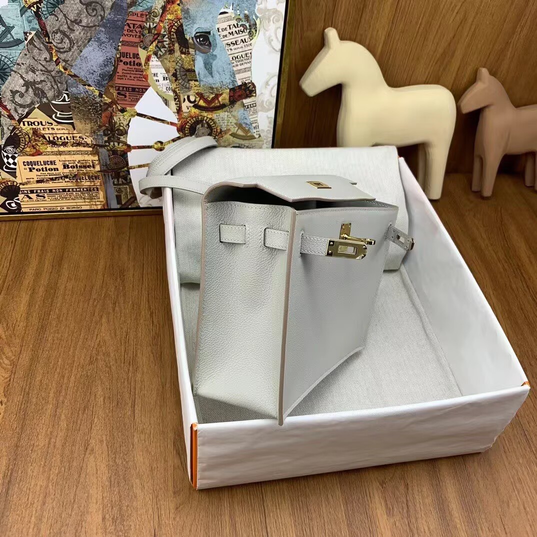 Hermes Kelly Danse Original Evercolor Leather 22CM KL22 Light Gold-Tone Hermes Kelly Danse Original Evercolor Leather 22CM KL22 Light Gold-Tone