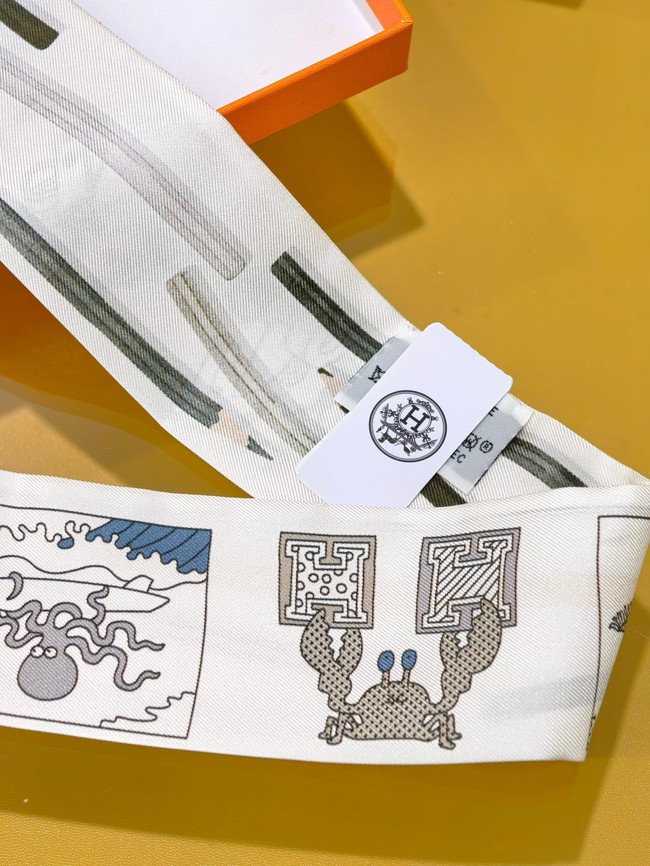 Hermes Twilly silk scarf H06425-4