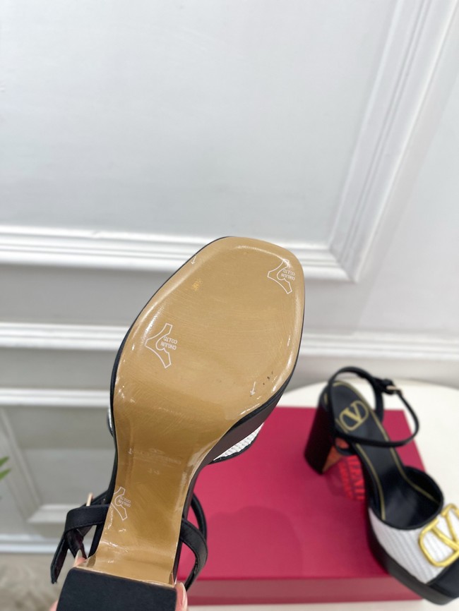 Valentino Sandals 67043-3