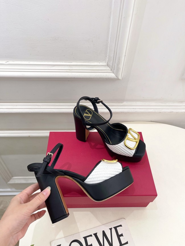 Valentino Sandals 67043-3