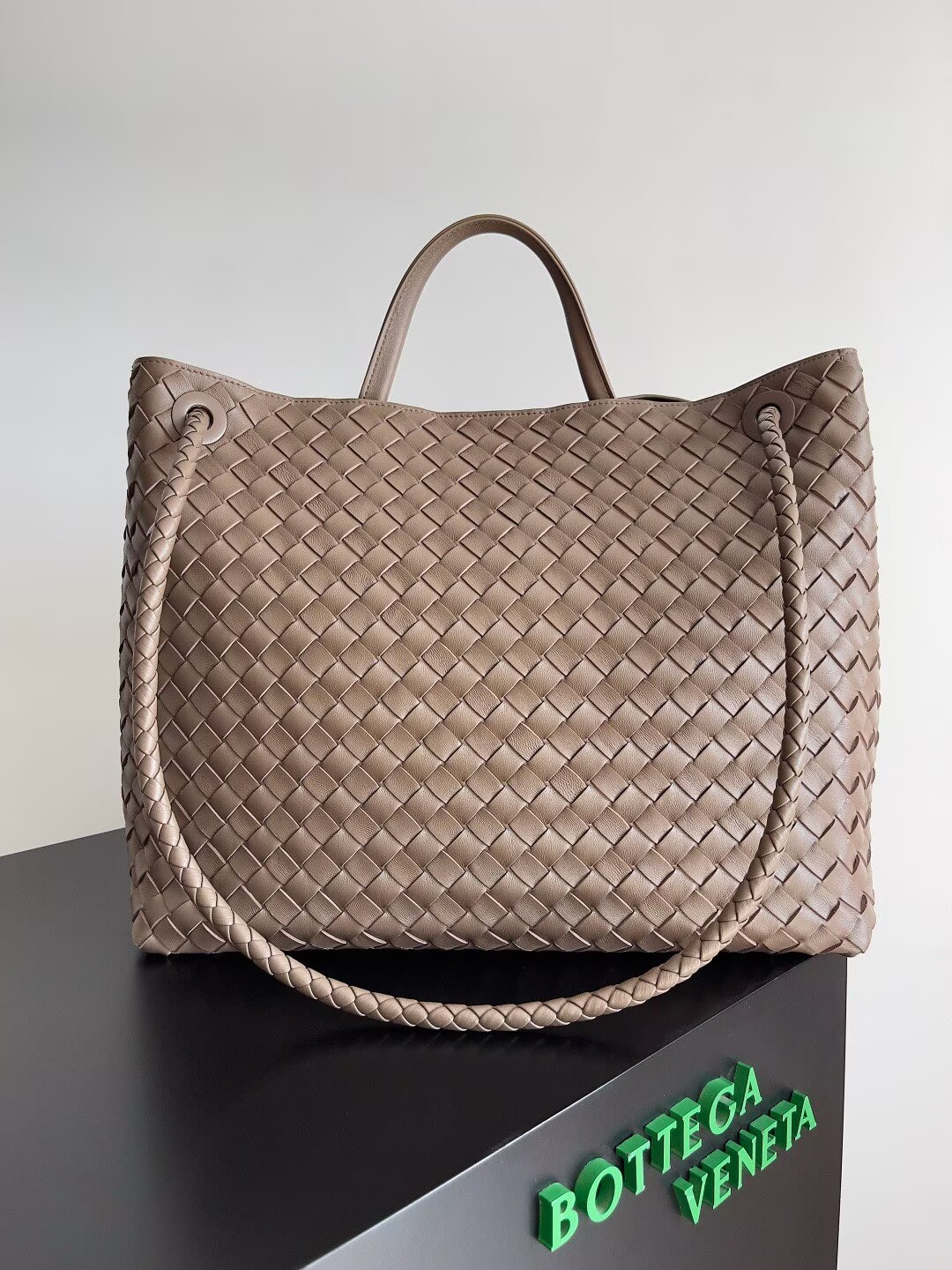 Bottega Veneta Andiamo Pepites Original Leather Large Bag 743575 Brown Bottega Veneta Andiamo Pepites Original Leather Large Bag 743575 Brown