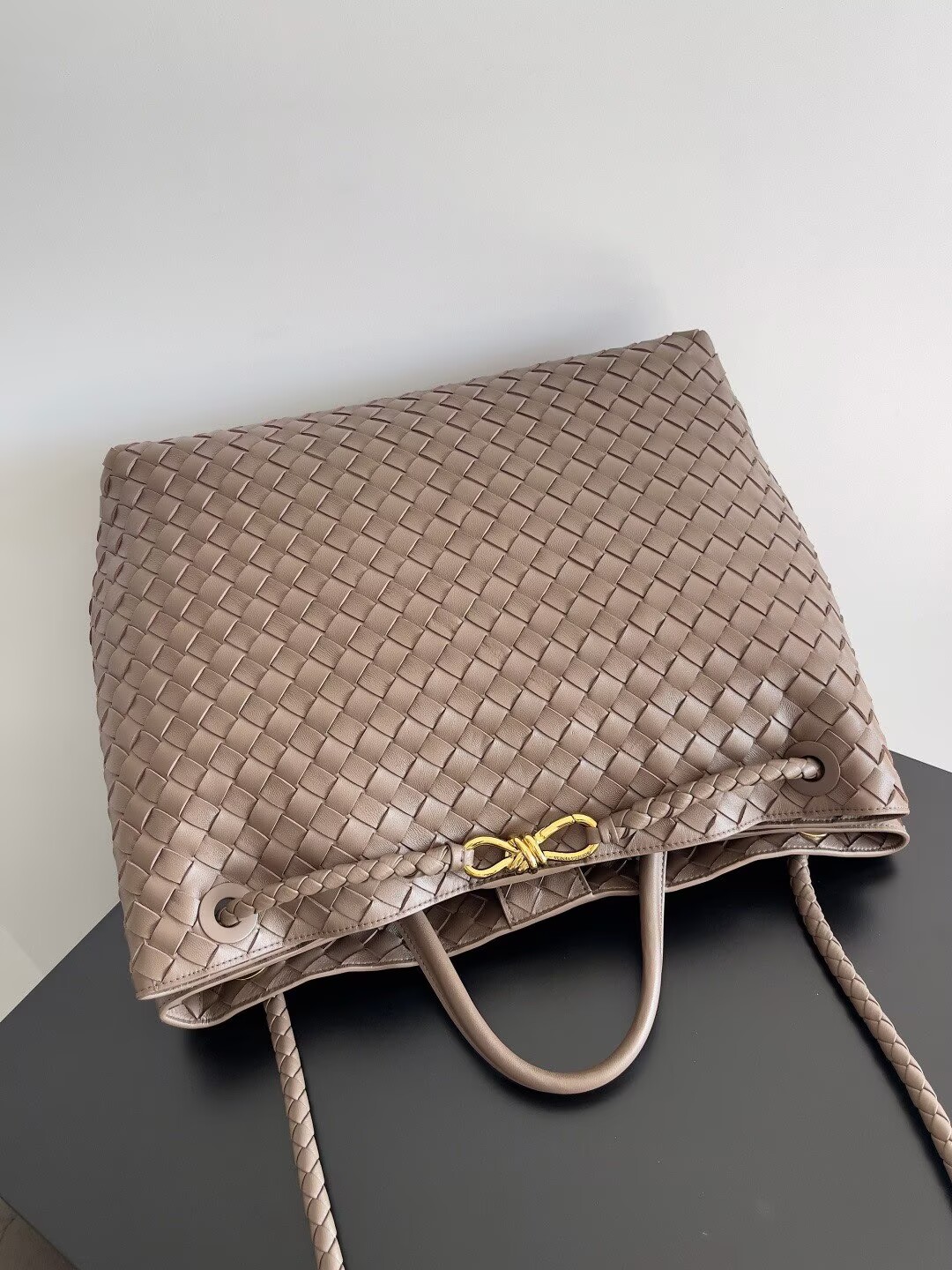 Bottega Veneta Andiamo Pepites Original Leather Large Bag 743575 Brown Bottega Veneta Andiamo Pepites Original Leather Large Bag 743575 Brown