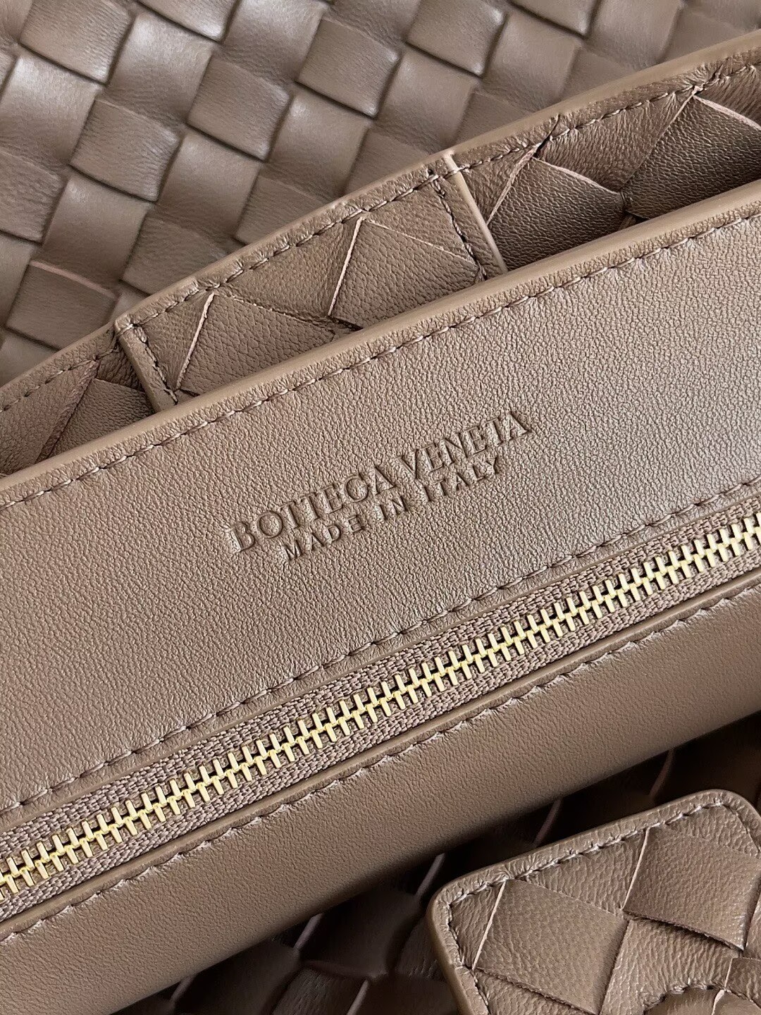 Bottega Veneta Andiamo Pepites Original Leather Large Bag 743575 Brown Bottega Veneta Andiamo Pepites Original Leather Large Bag 743575 Brown