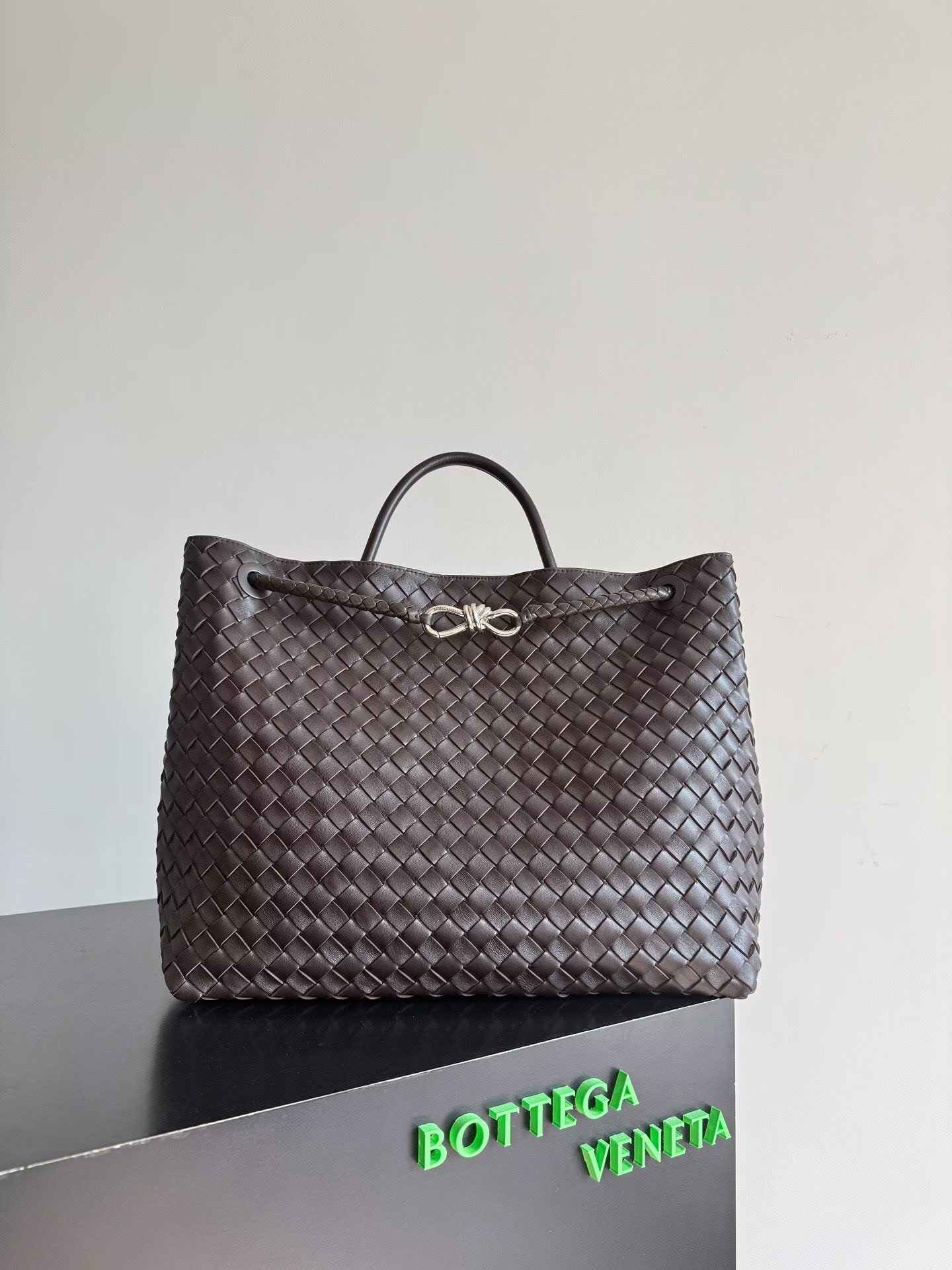 Bottega Veneta Andiamo Pepites Original Leather Large Bag 743575 Fondant