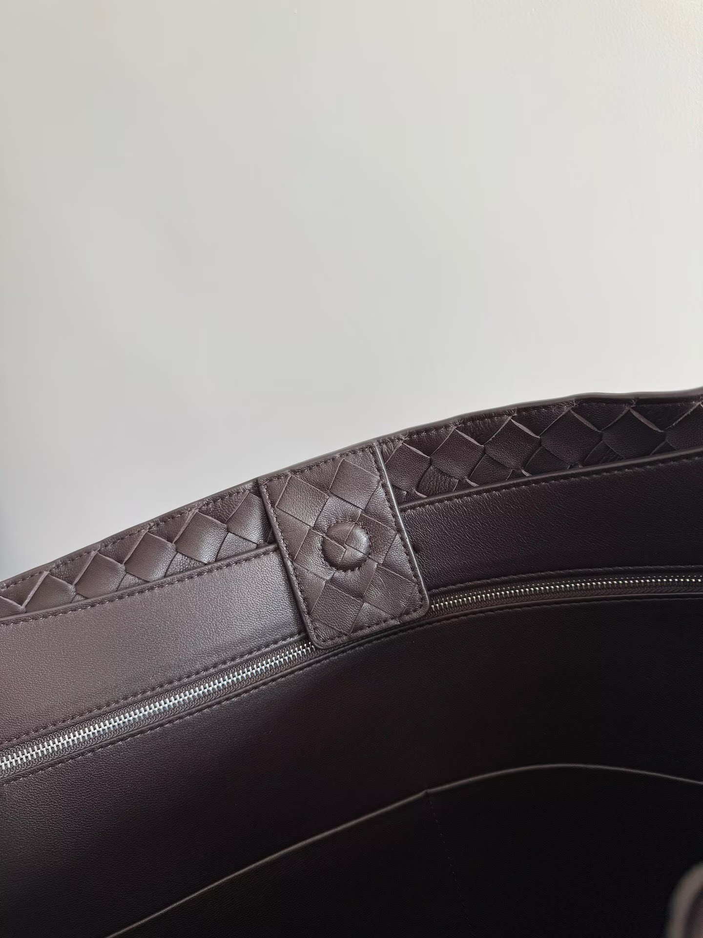 Bottega Veneta Andiamo Pepites Original Leather Large Bag 743575 Fondant Bottega Veneta Andiamo Pepites Original Leather Large Bag 743575 Fondant