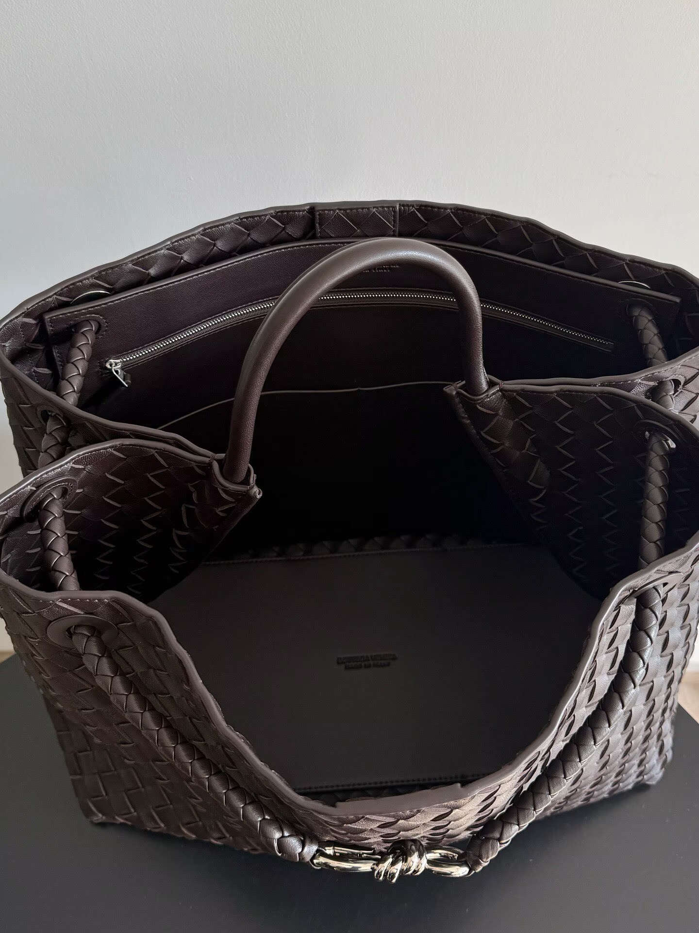 Bottega Veneta Andiamo Pepites Original Leather Large Bag 743575 Fondant Bottega Veneta Andiamo Pepites Original Leather Large Bag 743575 Fondant