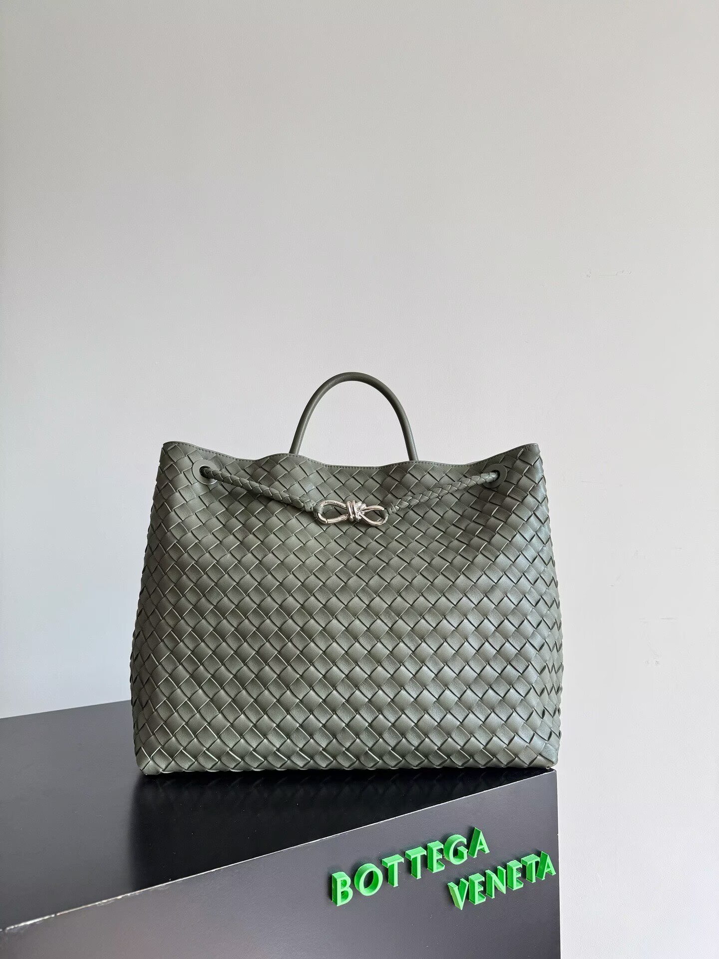 Bottega Veneta Andiamo Pepites Original Leather Large Bag 743575 Green