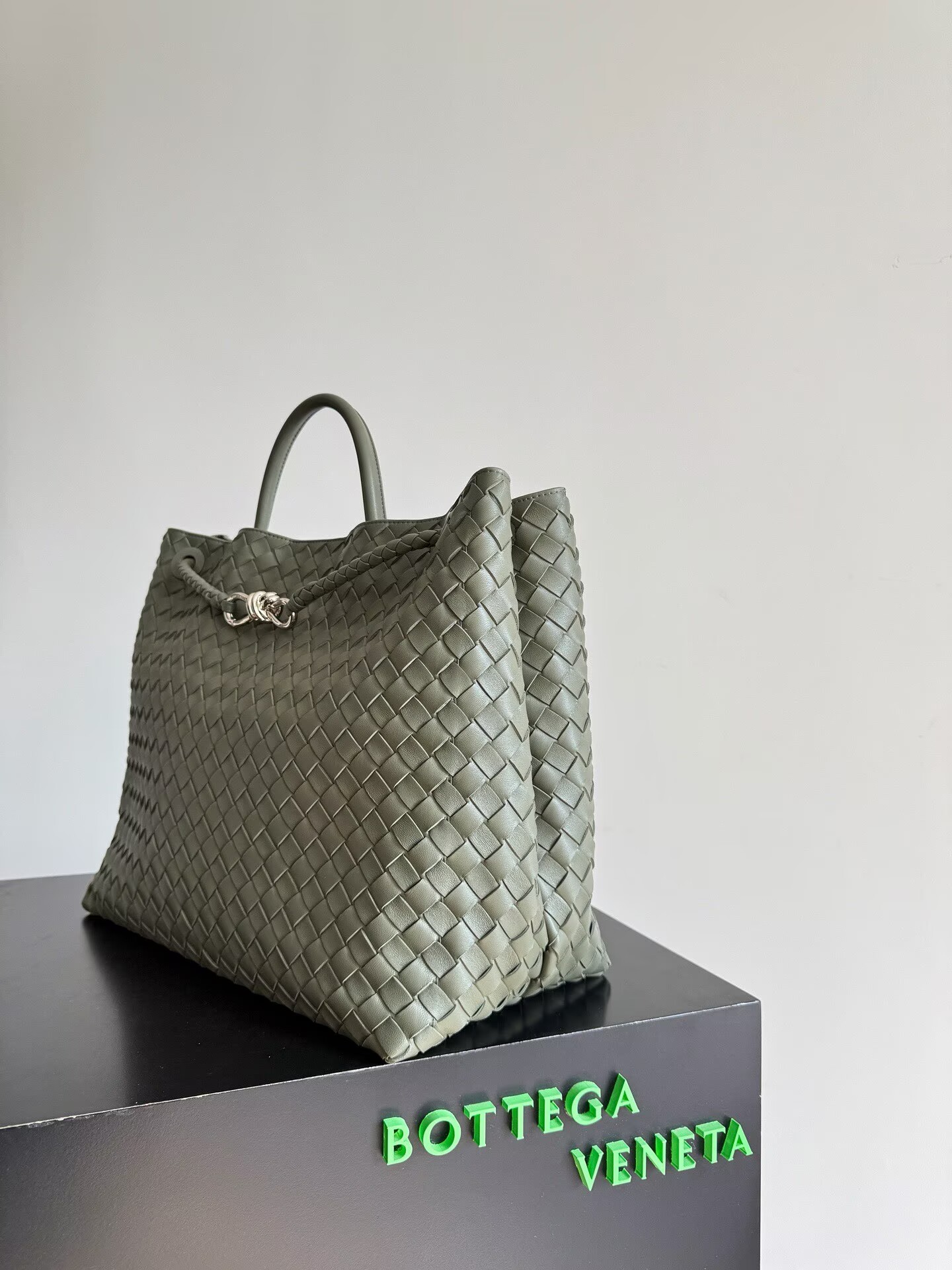 Bottega Veneta Andiamo Pepites Original Leather Large Bag 743575 Green