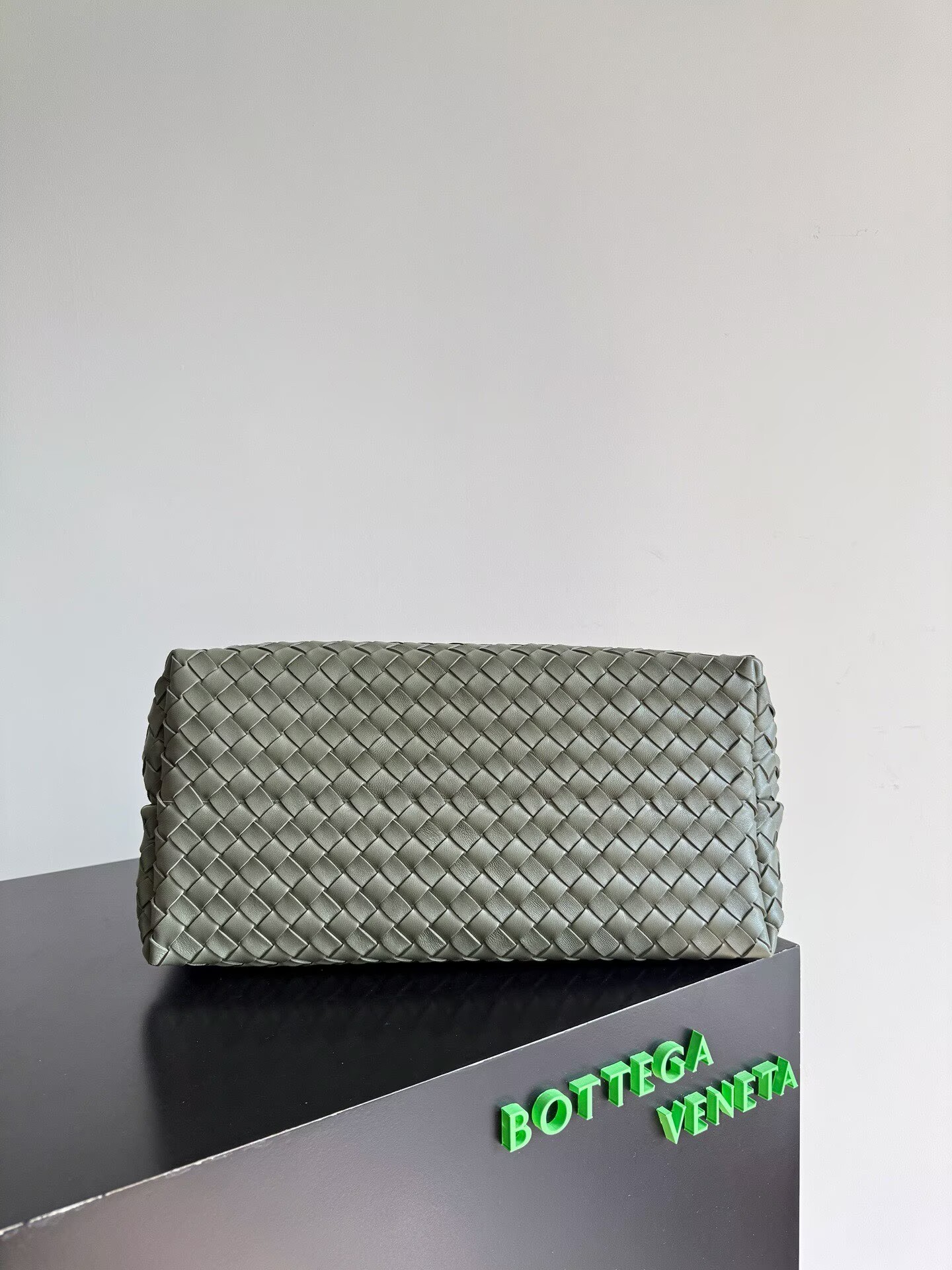 Bottega Veneta Andiamo Pepites Original Leather Large Bag 743575 Green