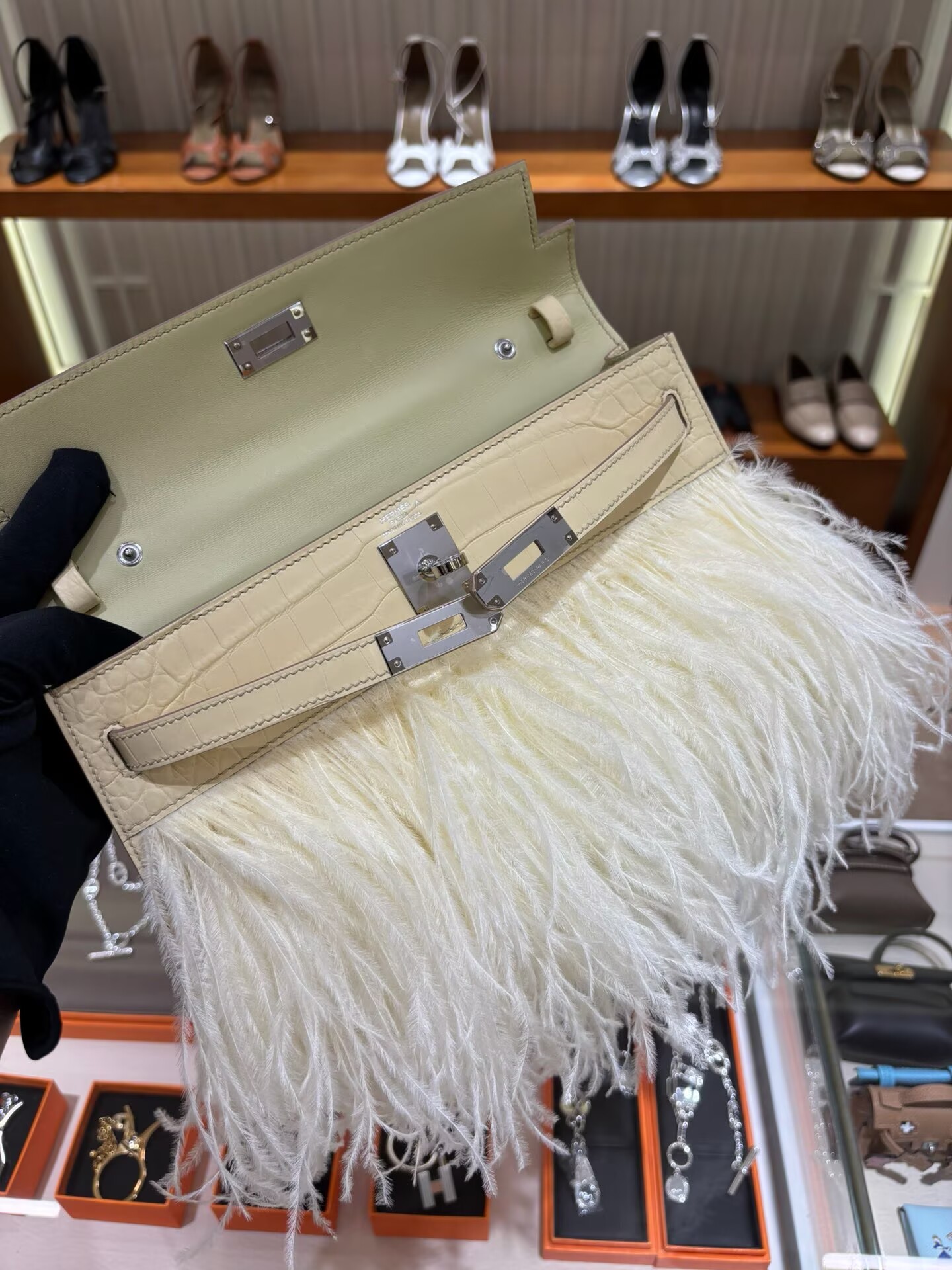 Hermes Kelly Elan Original Crocodile Leather Ostich Feathers Bag 83210 Cream Hermes Kelly Elan Original Crocodile Leather Ostich Feathers Bag 83210 Cream