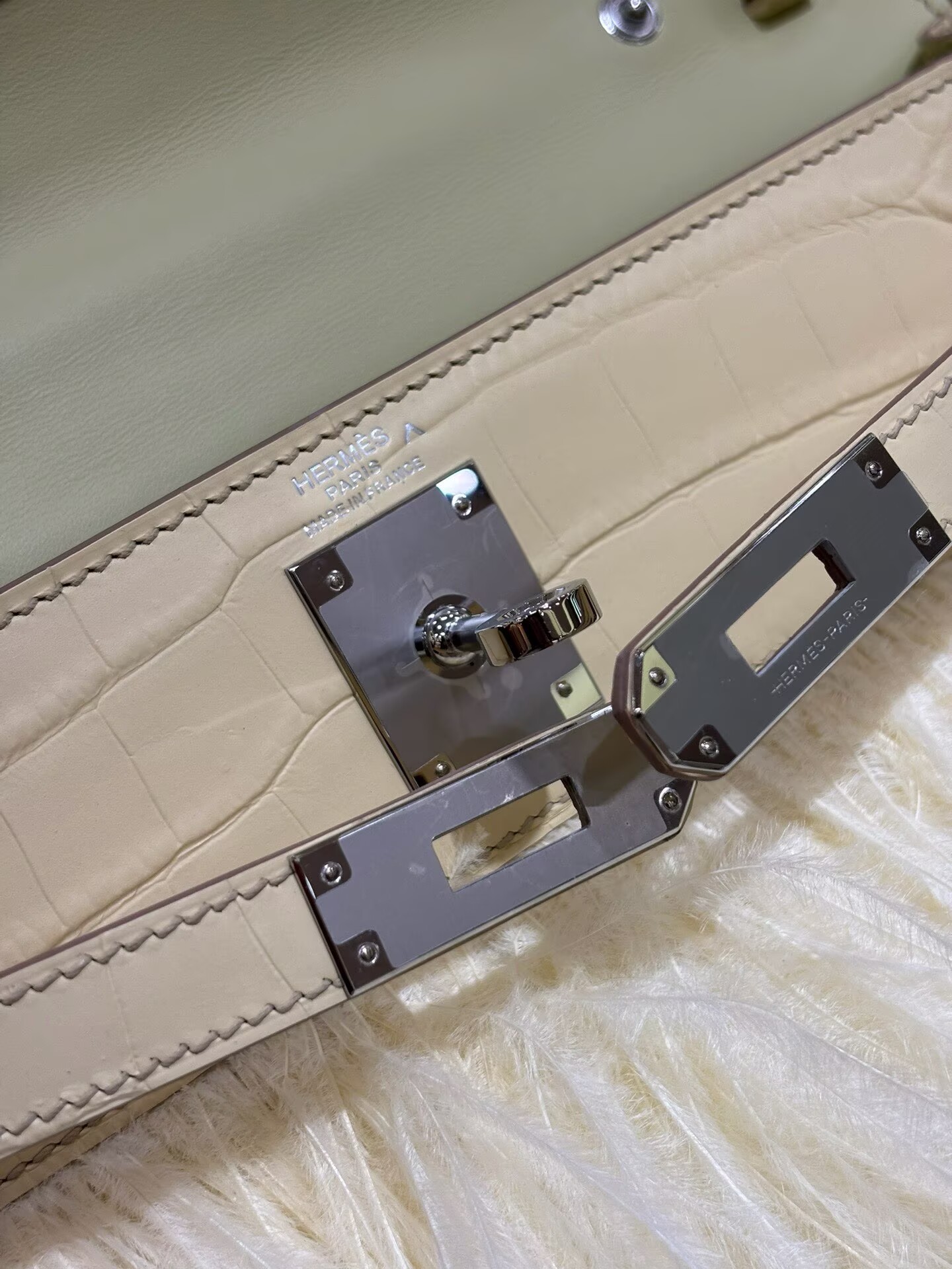 Hermes Kelly Elan Original Crocodile Leather Ostich Feathers Bag 83210 Cream Hermes Kelly Elan Original Crocodile Leather Ostich Feathers Bag 83210 Cream