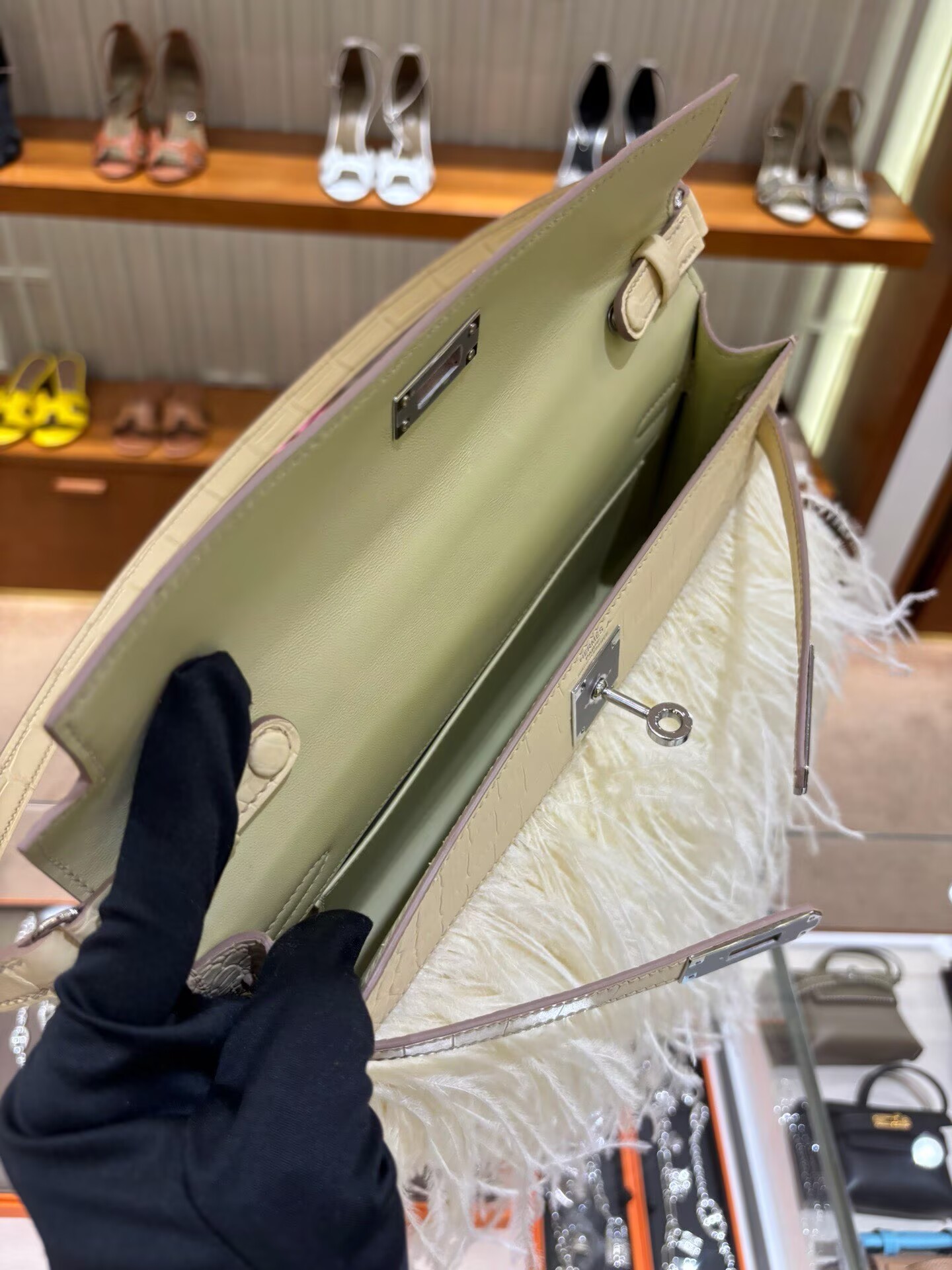 Hermes Kelly Elan Original Crocodile Leather Ostich Feathers Bag 83210 Cream Hermes Kelly Elan Original Crocodile Leather Ostich Feathers Bag 83210 Cream