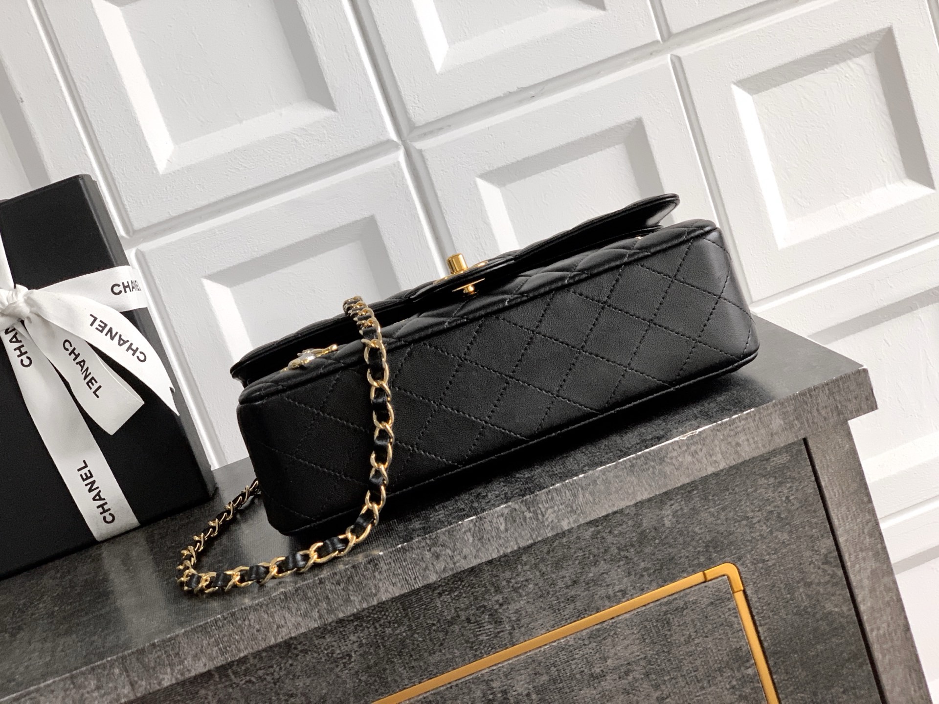 CHANEL Classic 11.12 Handbag A01112 black