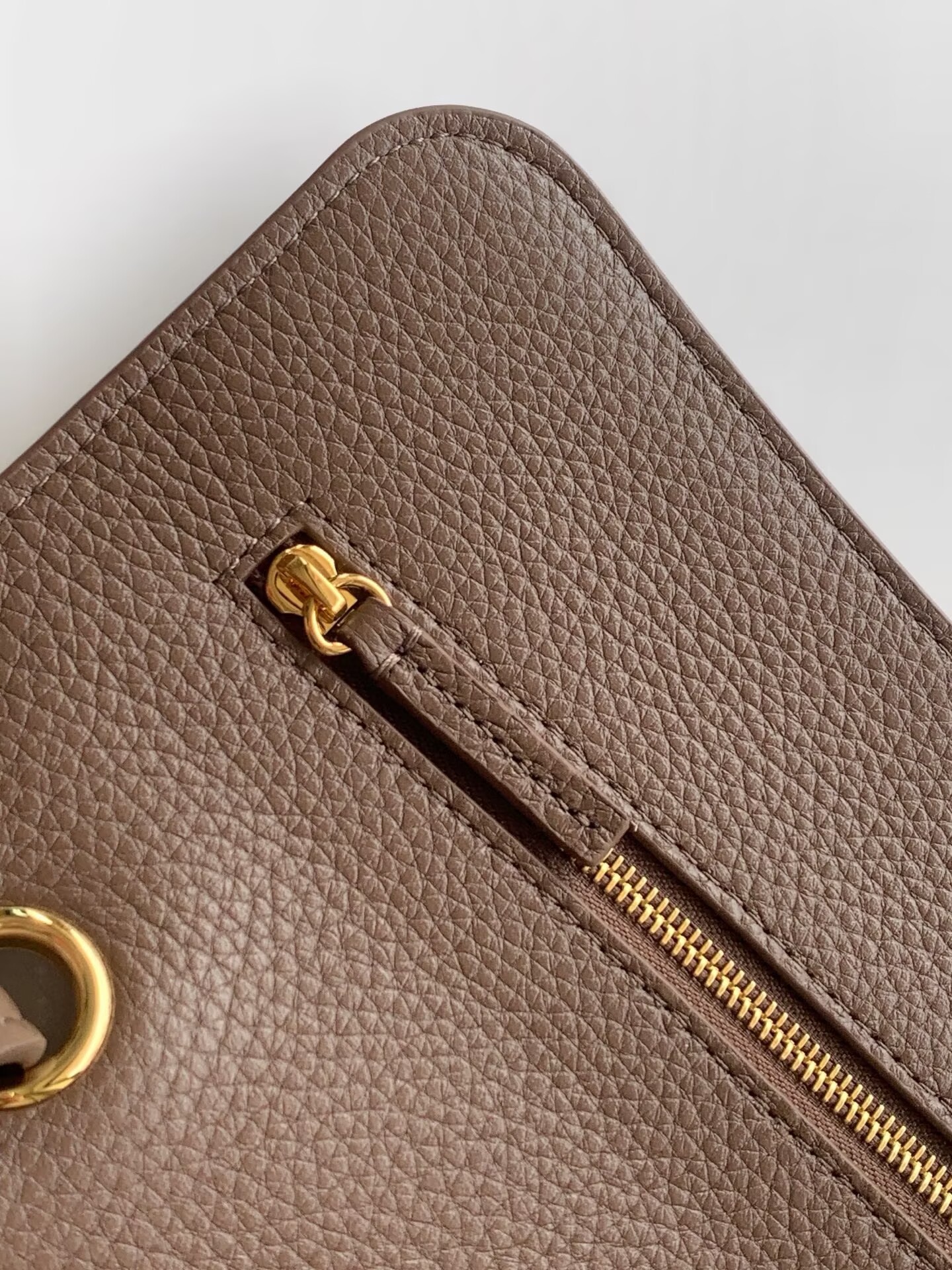 Chanel SPRING SUMMER 2026 MAXI FLAP BAG Grained Calfskin & Gold-Tone Metal AS6231 Brown Chanel SPRING SUMMER 2026 MAXI FLAP BAG Grained Calfskin & Gold-Tone Metal AS6231 Brown