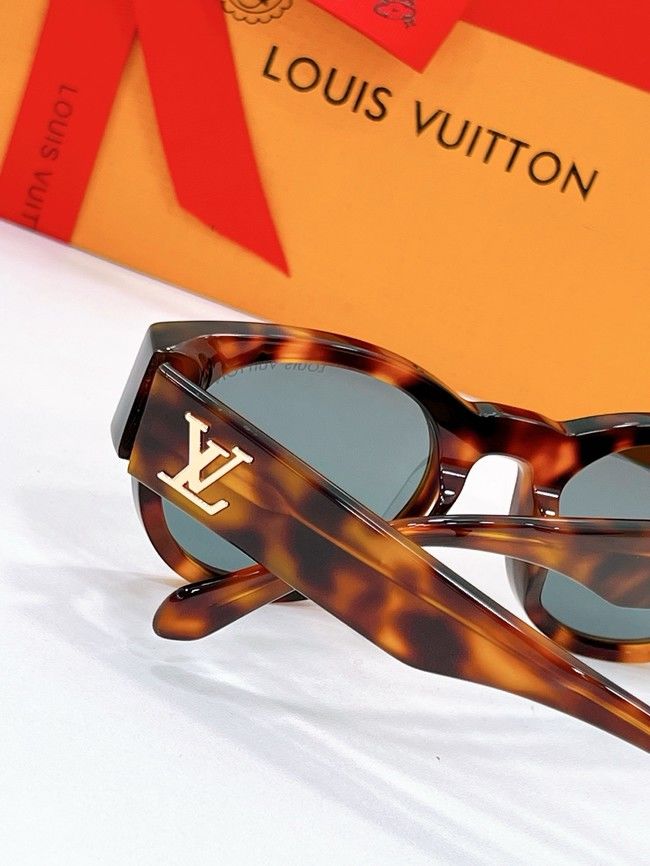 Louis Vuitton Sunglasses LVS000069