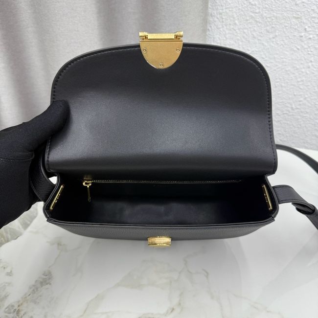 Medium Dior Medaillon Flap Bag Grained Calfskin M3920QD black Medium Dior Medaillon Flap Bag Grained Calfskin M3920QD black
