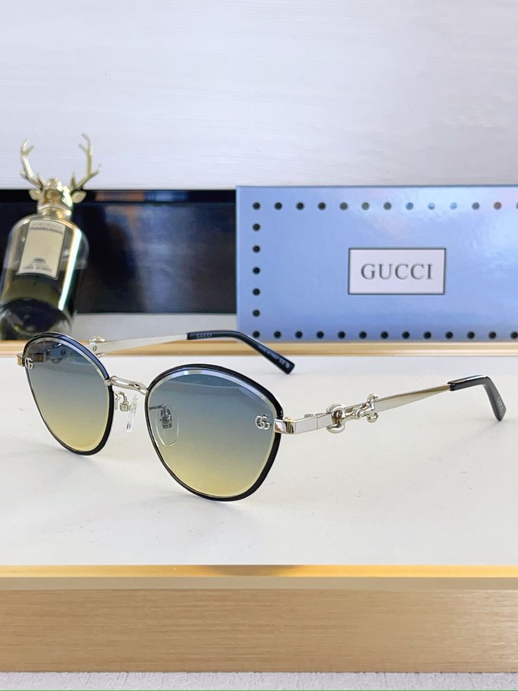 Gucci Sunglasses GUS00002-5