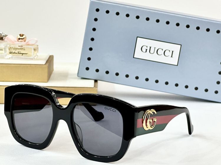 Gucci Sunglasses GUS00003-7