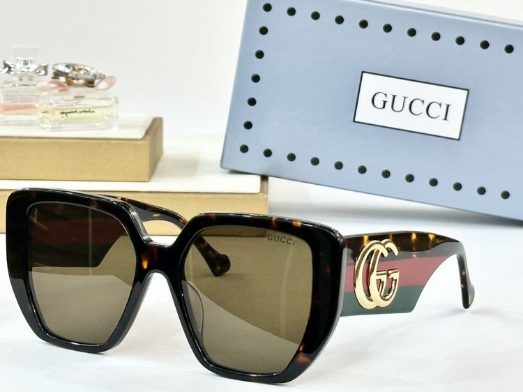 Gucci Sunglasses GUS00004-5