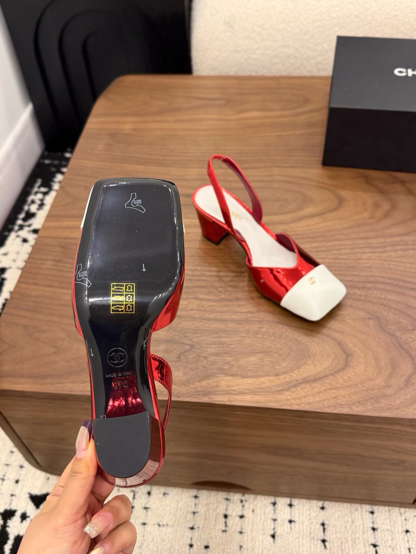 Chanel Pumps Lambskin heel G47189 White&Red Chanel Pumps Lambskin heel G47189 White&Red