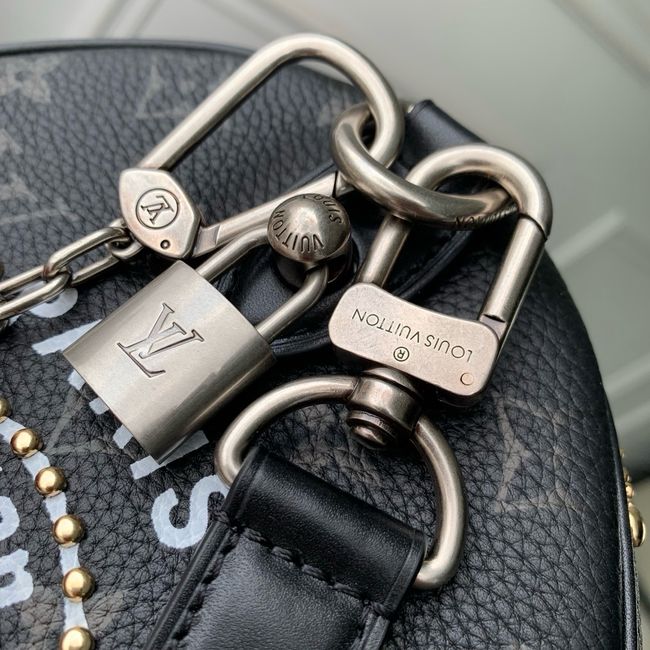 Louis Vuitton RUNWAY Speedy P9 Bandouliere M26180 black