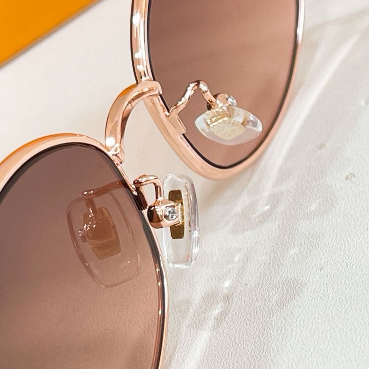 Louis Vuitton Sunglasses LVS00010-1