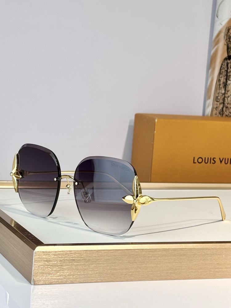 Louis Vuitton Sunglasses LVS00011-3