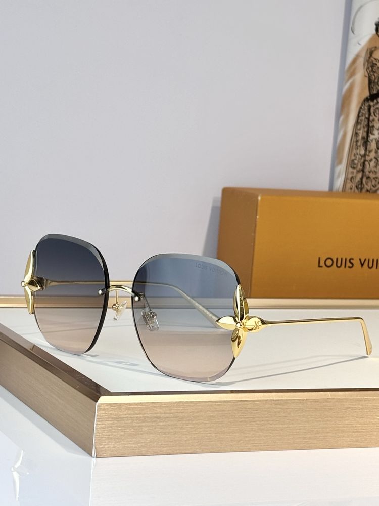 Louis Vuitton Sunglasses LVS00011-4