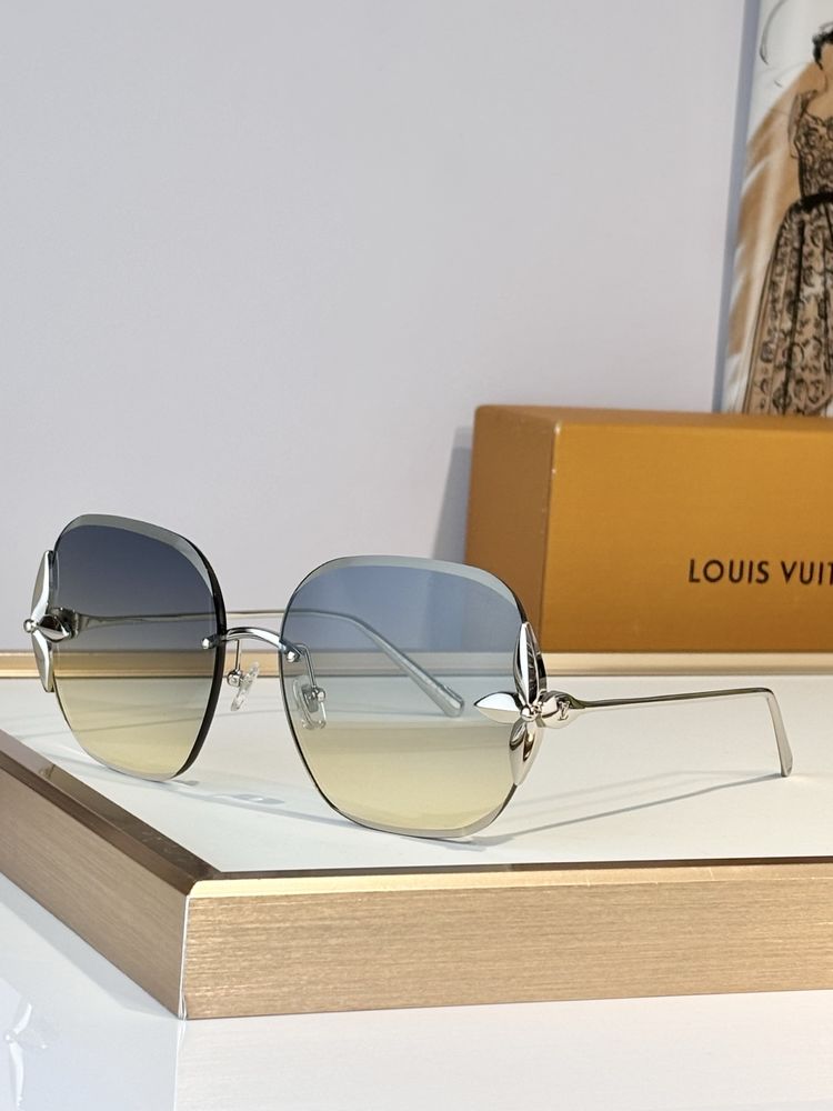 Louis Vuitton Sunglasses LVS00011-5