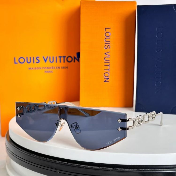 Louis Vuitton Sunglasses LVS00012-4