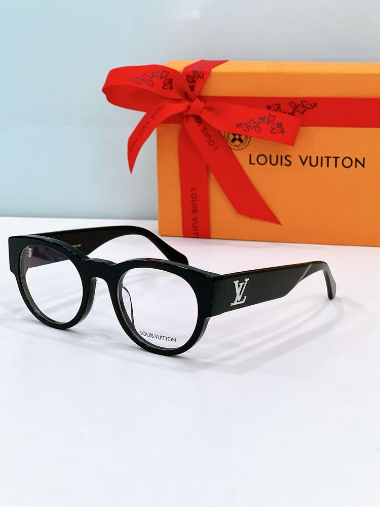 Louis Vuitton Sunglasses LVS00017-4