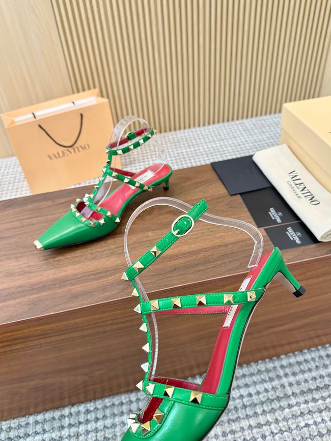 Valentino ROCKSTUD lambskin high heels 4cm 65052-2 Valentino ROCKSTUD lambskin high heels 4cm 65052-2