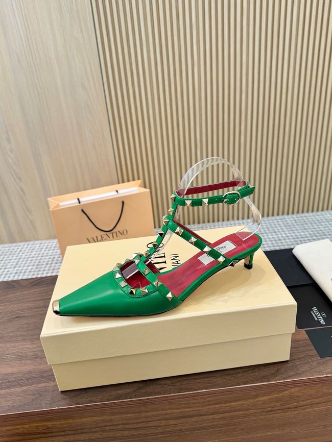 Valentino ROCKSTUD lambskin high heels 4cm 65052-2 Valentino ROCKSTUD lambskin high heels 4cm 65052-2