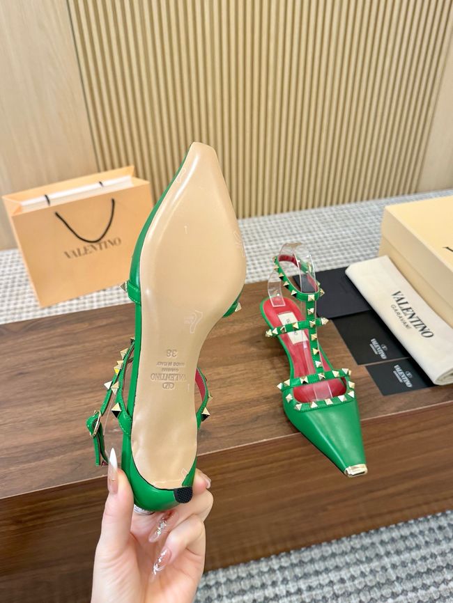 Valentino ROCKSTUD lambskin high heels 4cm 65052-2 Valentino ROCKSTUD lambskin high heels 4cm 65052-2