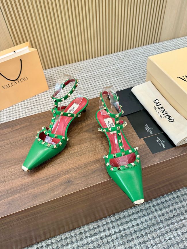 Valentino ROCKSTUD lambskin high heels 4cm 65052-2 Valentino ROCKSTUD lambskin high heels 4cm 65052-2