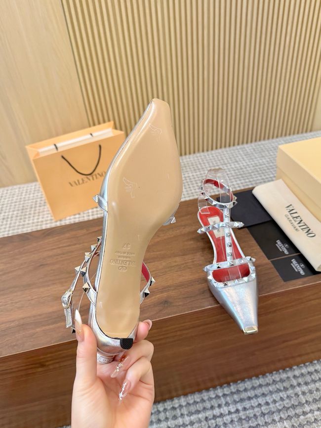 Valentino ROCKSTUD lambskin high heels 4cm 65052-3 Valentino ROCKSTUD lambskin high heels 4cm 65052-3