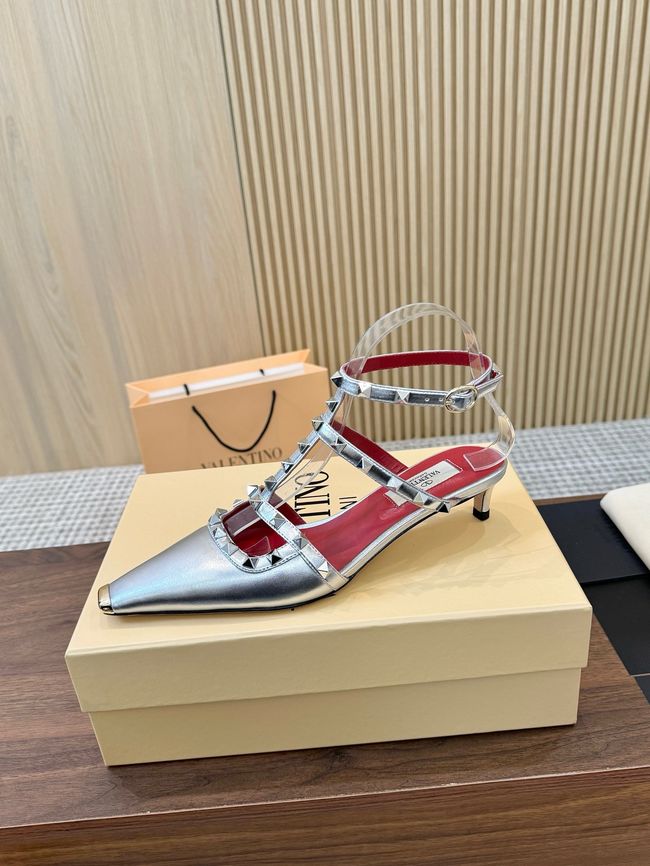 Valentino ROCKSTUD lambskin high heels 4cm 65052-3 Valentino ROCKSTUD lambskin high heels 4cm 65052-3
