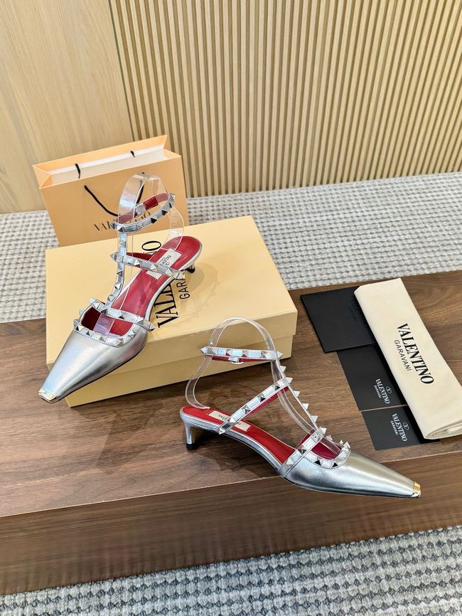 Valentino ROCKSTUD lambskin high heels 4cm 65052-3 Valentino ROCKSTUD lambskin high heels 4cm 65052-3