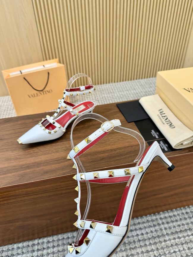 Valentino ROCKSTUD lambskin high heels 4cm 65052-5 Valentino ROCKSTUD lambskin high heels 4cm 65052-5